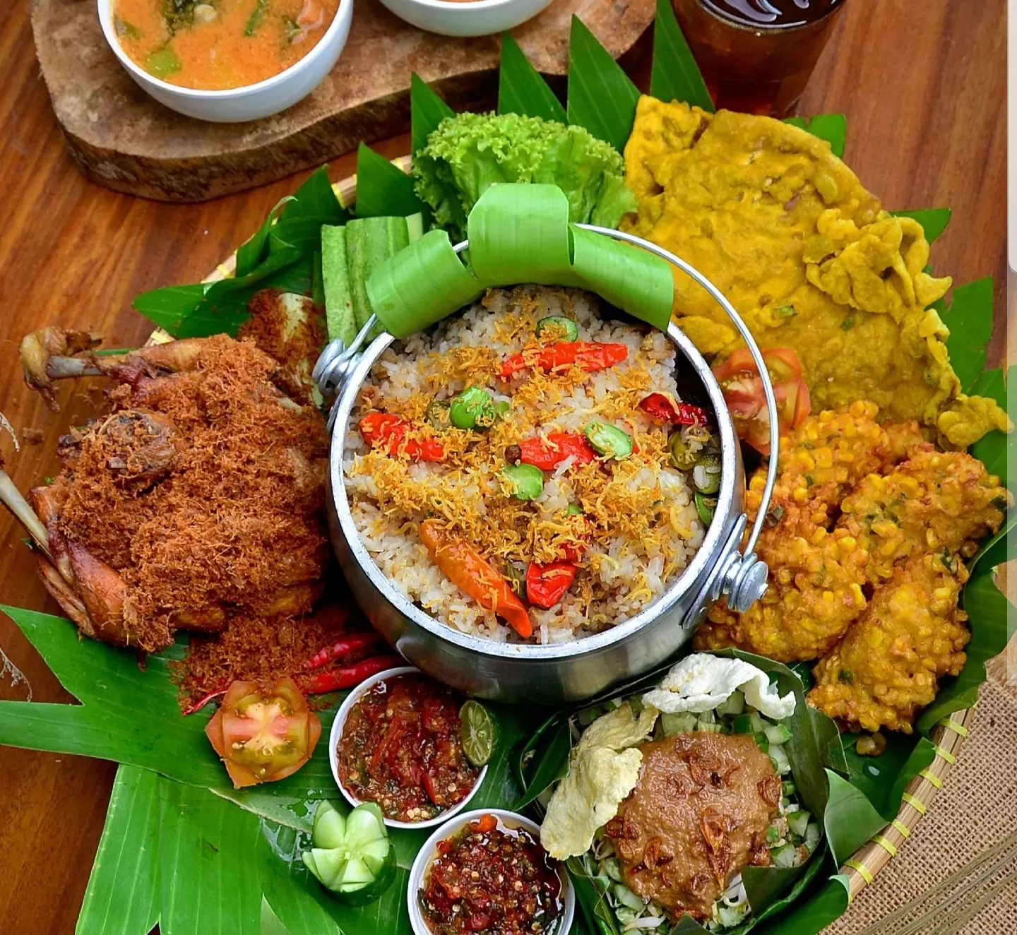 Warung Nasi Liwet Khas Bunon